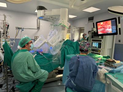 El Hospital Doctor Peset supera las 100 cirugías robóticas asistidas con el sistema Da Vinci a los cuatro meses de su instalación
